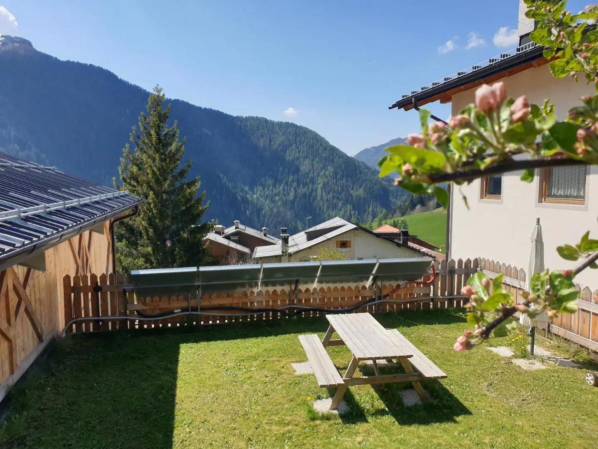 App. Monte Pore - Agriturismo La Majon Colle Santa Lucia Exterior photo